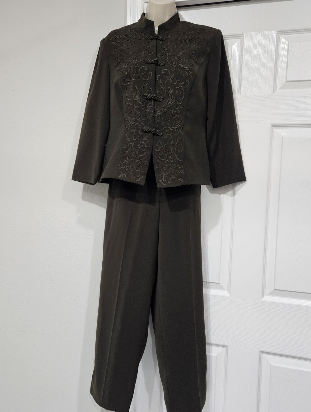 Women's Olive Green Two-Piece Mandarin Collar Pant Set